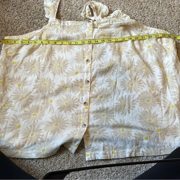 Torrid 3x Women's Tan Flower Sleeveless Blouse NWT - Picture 5 of 12